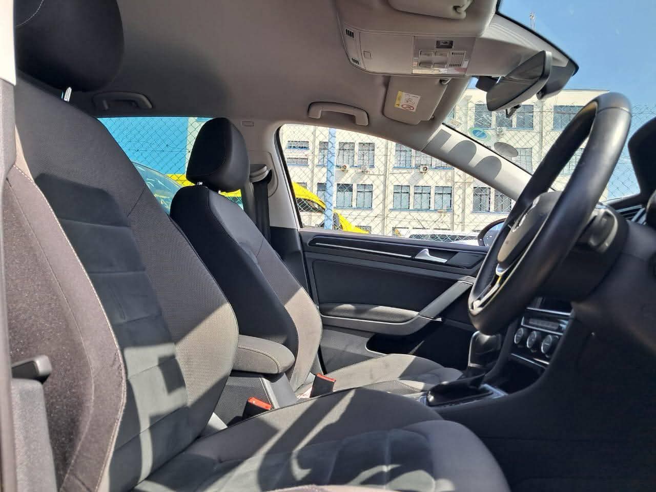 A picture of 2018 Volkswagen Golf volkswagen