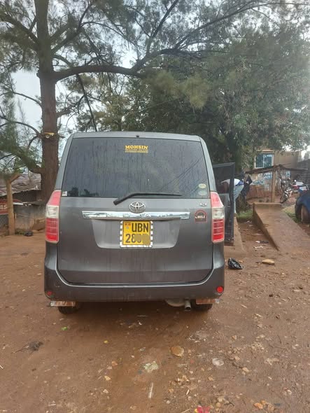 A picture of Toyota Noah 28m money needed