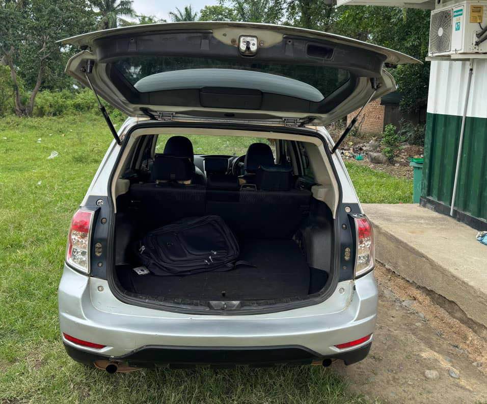 A picture of Subaru forestor 18m