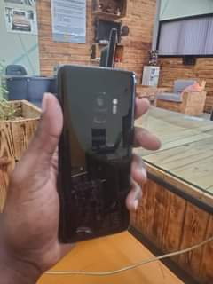 A picture of Samsung s9 280 000ugx