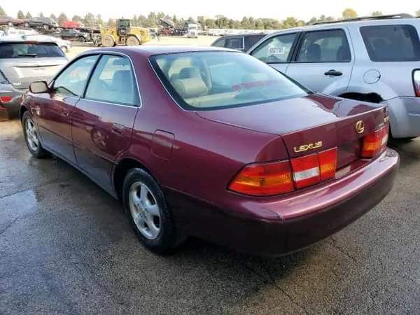 A picture of LEXUS ES300 Year Model 2000 Condition Buy And Drive Price