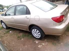 A picture of 2004 Toyota corolla