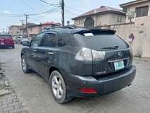A picture of Lexus RX330