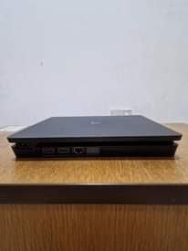 A picture of Ps4 slim Uk version