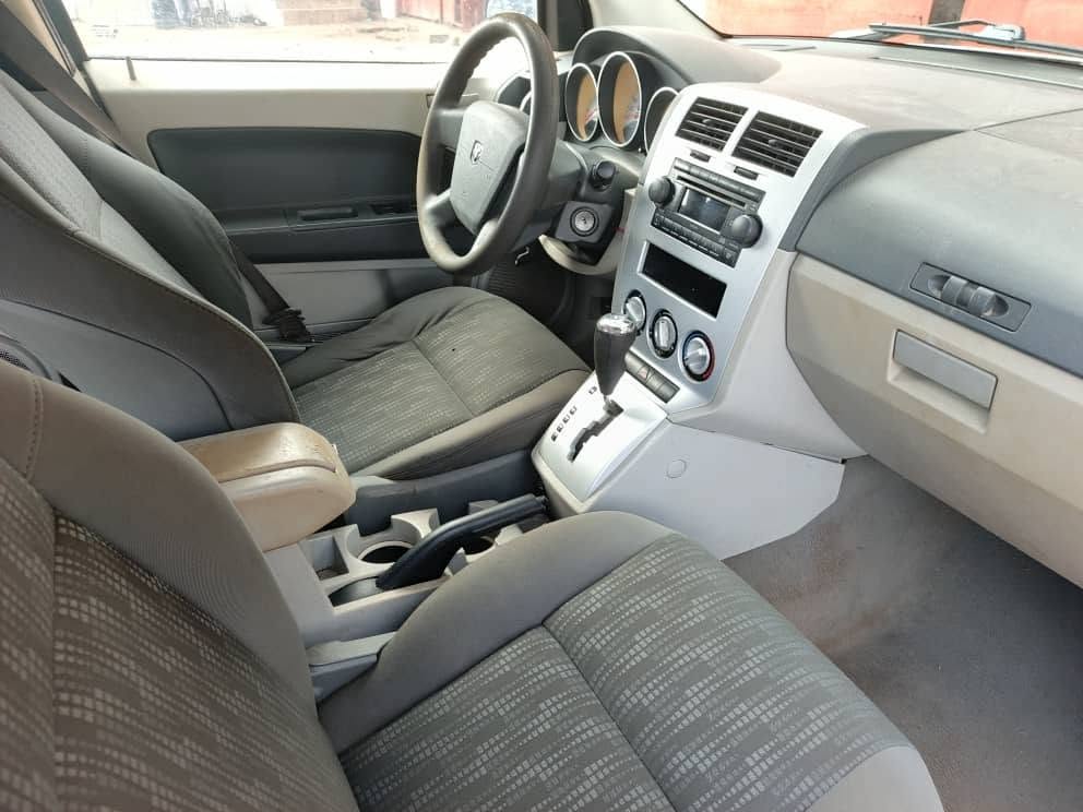 A picture of Dodge automatic transmission 4 plug engine