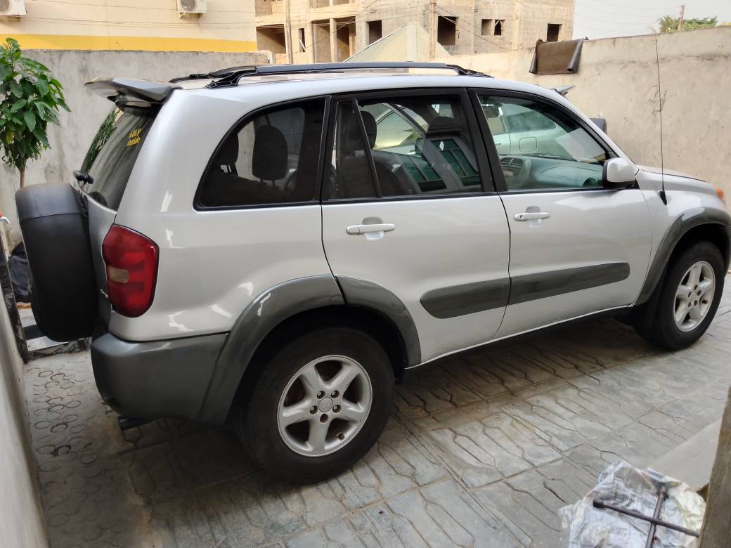 A picture of Toyota RAV4 2005 08123877794