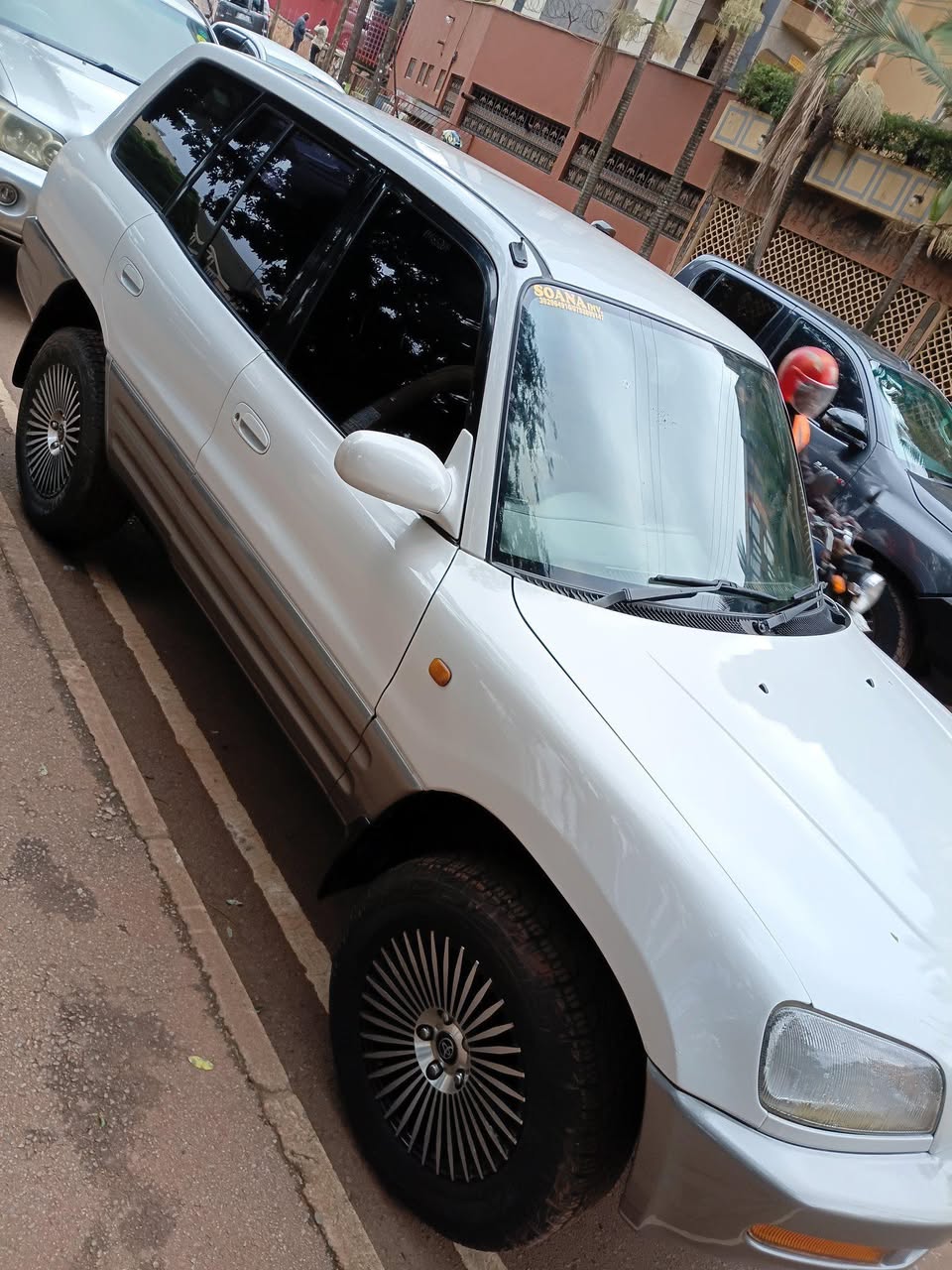A picture of 1998 Toyota rav4