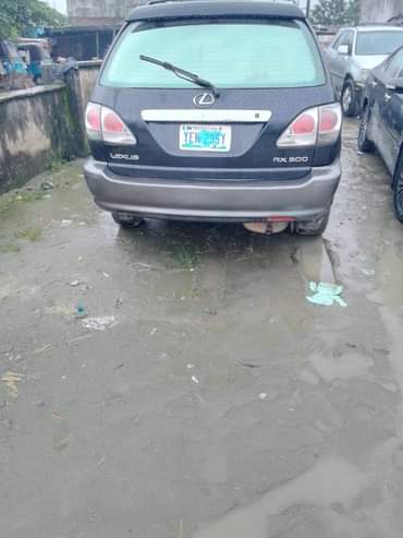 A picture of Morning market Sharp lexus Rx 300 Engine sound Gear working