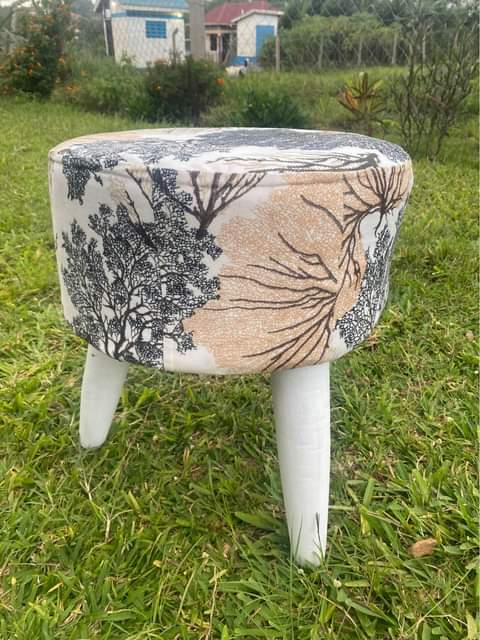 A picture of Center poufs