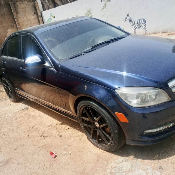 A picture of MERCEDES BENZ c300 2009 model