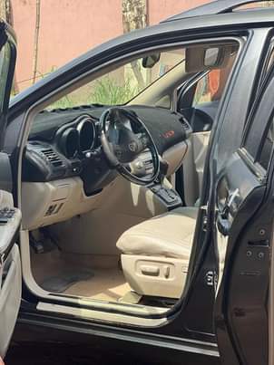 A picture of Lexus RX330