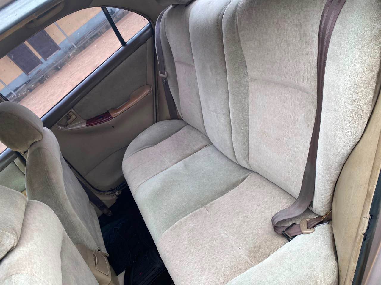 A picture of Toyota Corolla 04