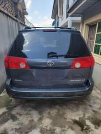 A picture of 2009 Toyota Sienna CE direct toks