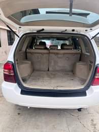 A picture of Quick deal 2004 HIGHLANDER USED SELLING FOR JUST 4 3M