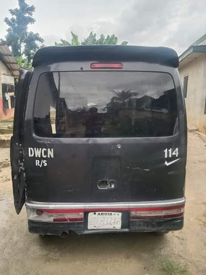 A picture of Belt Keke bus for sale 1 6m settles 100k Location