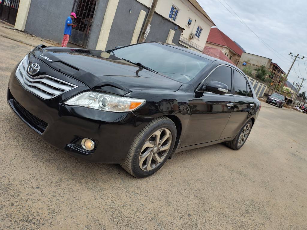A picture of 2010 Toyota Camry v6 XLE