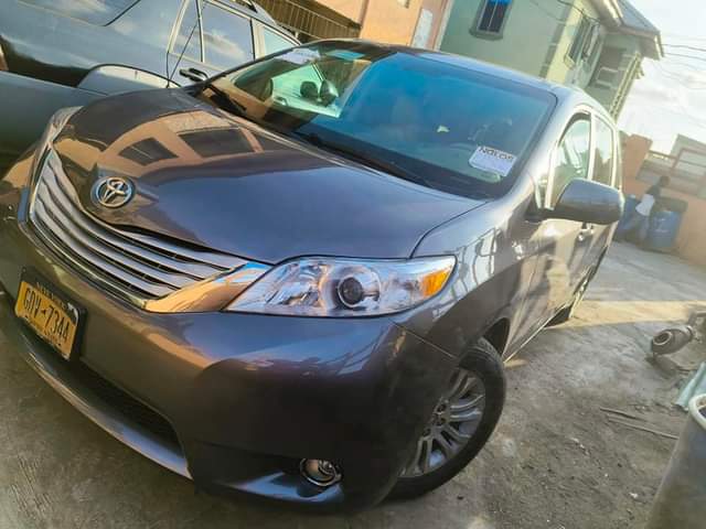 A picture of Direct Tokumbo 013 Sienna XLE full option Available