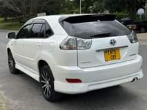 A picture of 2004 Toyota harrier new model