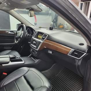 A picture of 2012 mercedes benz ML 350