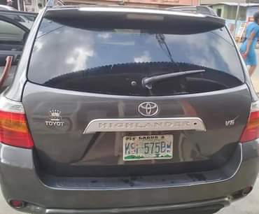 A picture of 08 Highlander limited edition full option
