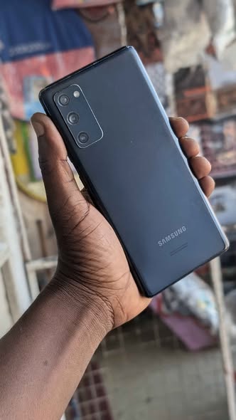 A picture of Samsung S20 Fe