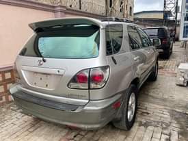 A picture of Neatly used Lexus 2002 model pure first body Tokunbo Grade
