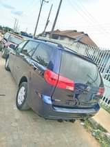 A picture of URGENT SALE Clean Reg 05 Toyota Sienna fabric engine gear