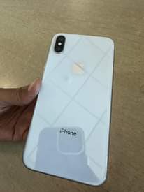 A picture of iPhone x Brand 0687098582