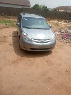 A picture of TOYOTA sienna FOR SALE EVERYTHING WORKED PERFECTLY AC CHILLING NICE