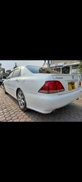 A picture of TOYOTA CROWN ATHRET