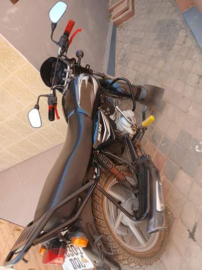 A picture of Boxer Bm 125 no D full document Nauza million moja