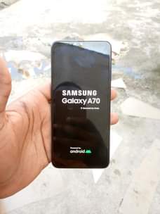 A picture of SAMSUNG A70