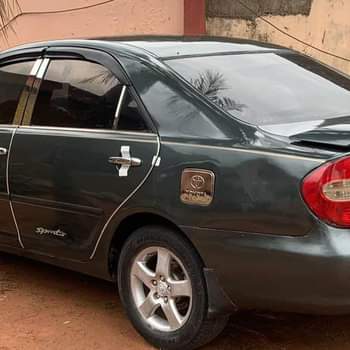 A picture of 2004 TOYOTA CAMRY V6