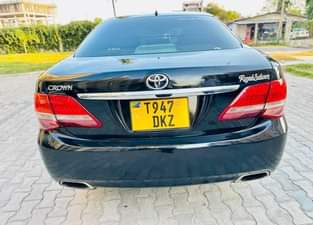 A picture of TOYOTA CROWN NEW MODEL