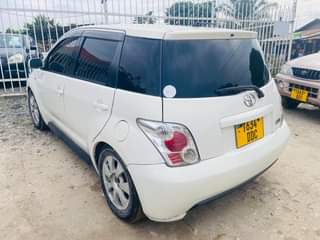 A picture of 2005 TOYOTA IST 0714058883 TOYOTA