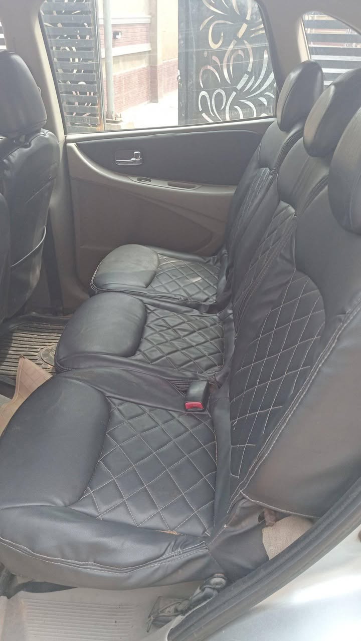 A picture of Nissan tino