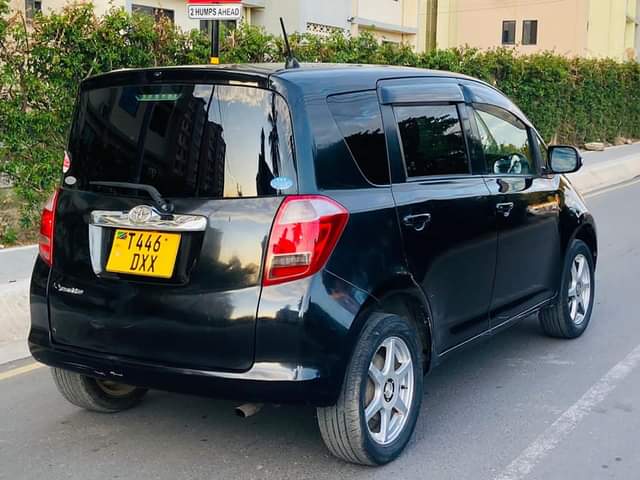 A picture of TOYOTA RACTIS