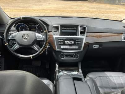 A picture of 2013 MERCEDES BENZ GL450