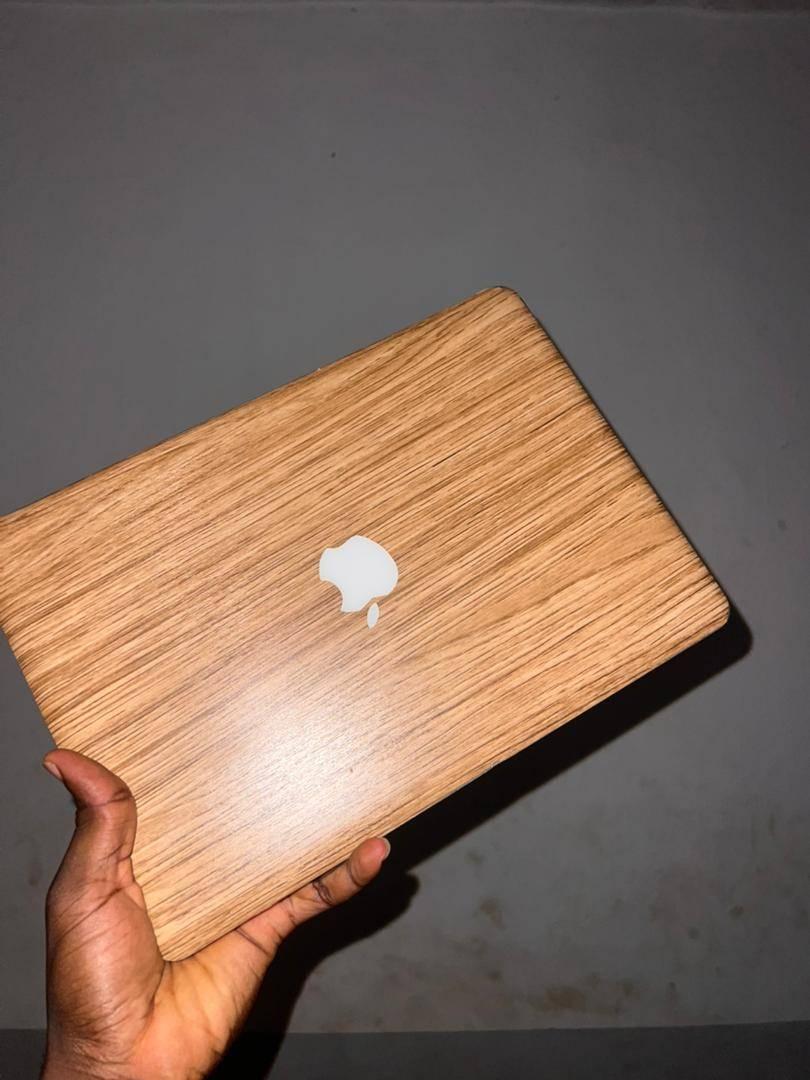 A picture of Macbook pro 210