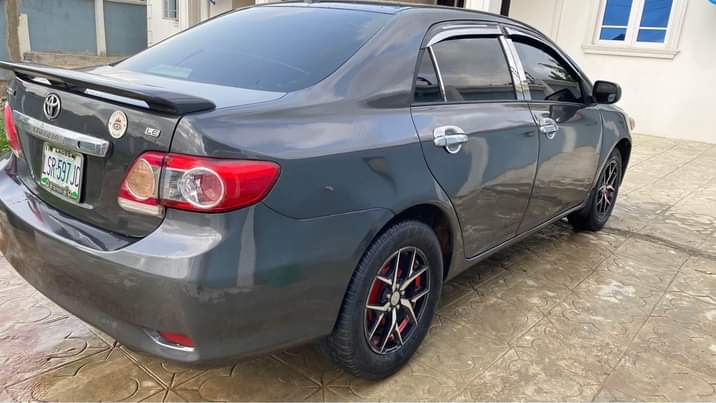 A picture of 2010 corolla