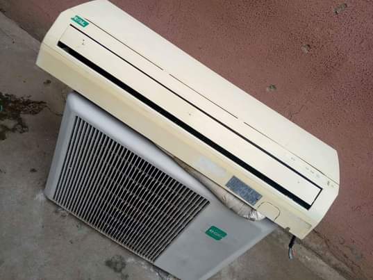 A picture of 1 5hp air conditioner