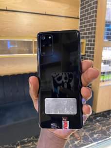 A picture of Samsung galaxy S20 