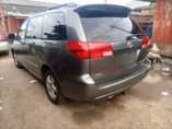 A picture of 2005 Toyota Sienna