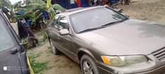 A picture of Toyota Camry 2000 Model