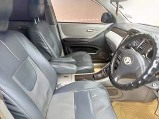 A picture of Toyota kluger 2003