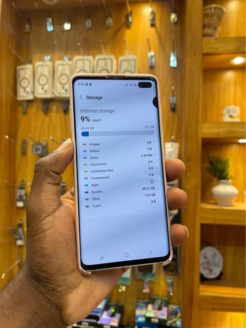 A picture of Clean Samsung galaxy s10 512Gb