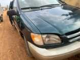 A picture of Toyota sienna 2002