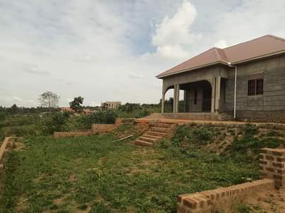 A picture of Quick sale 40m House on sale located at matugga kata