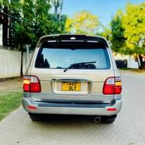 A picture of Mwamba kazini Landcruiser v8 Petrol 4660cc Full option Sun roof