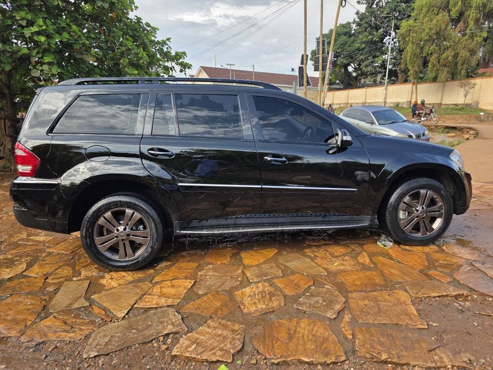 A picture of Mercedes Benz gl